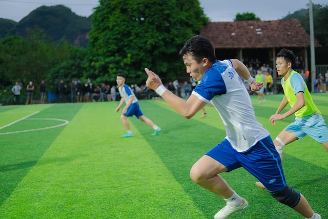 并且各自在 并且各自在