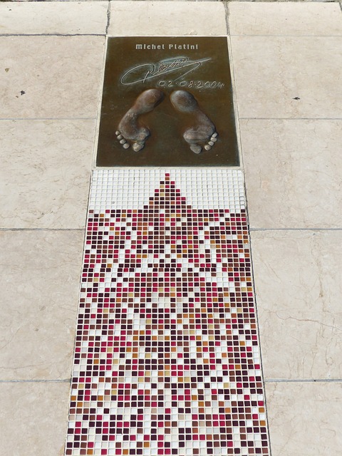 地展现在球 地展现在球